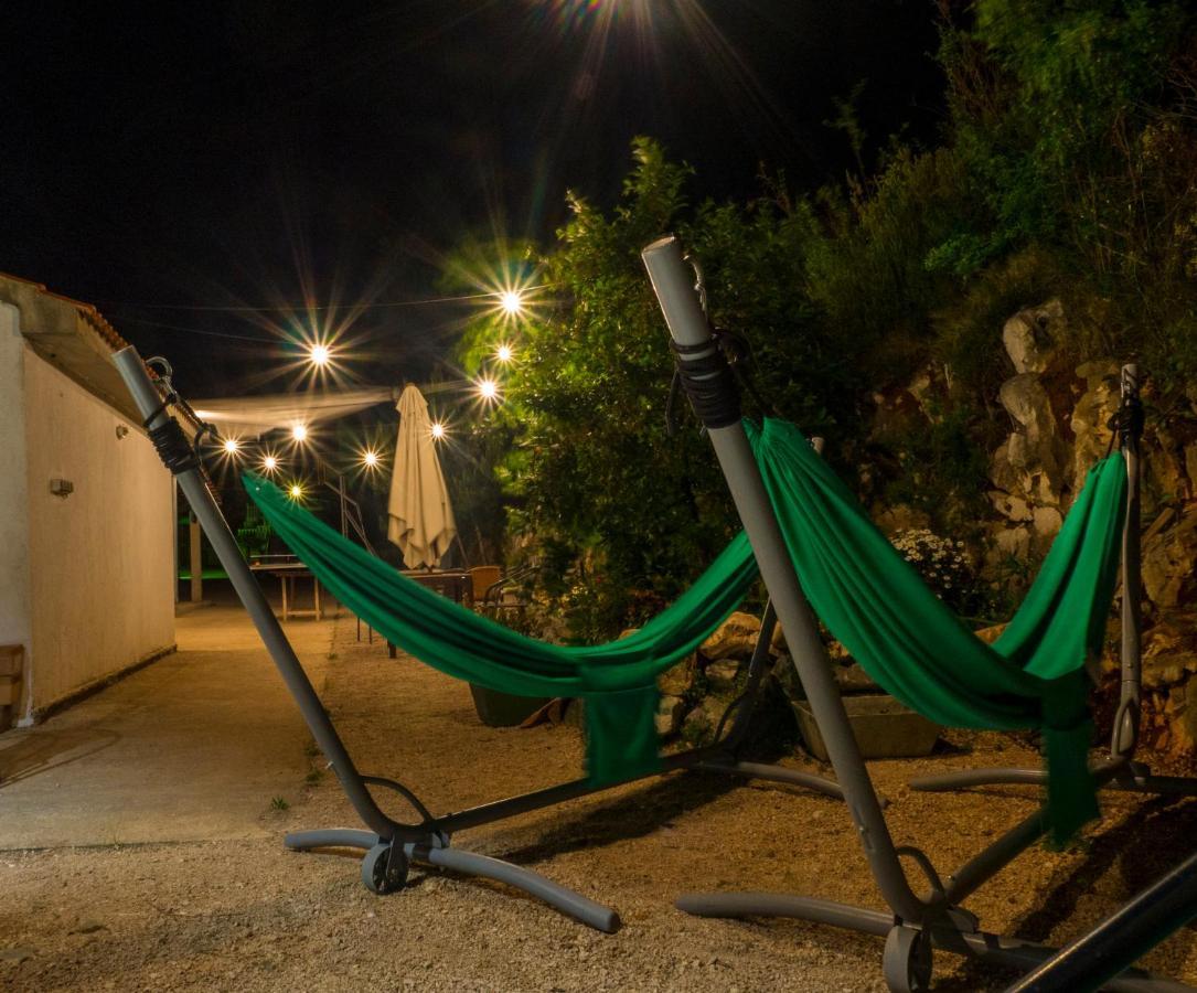 Hostel Kapa Хвар Екстериор снимка